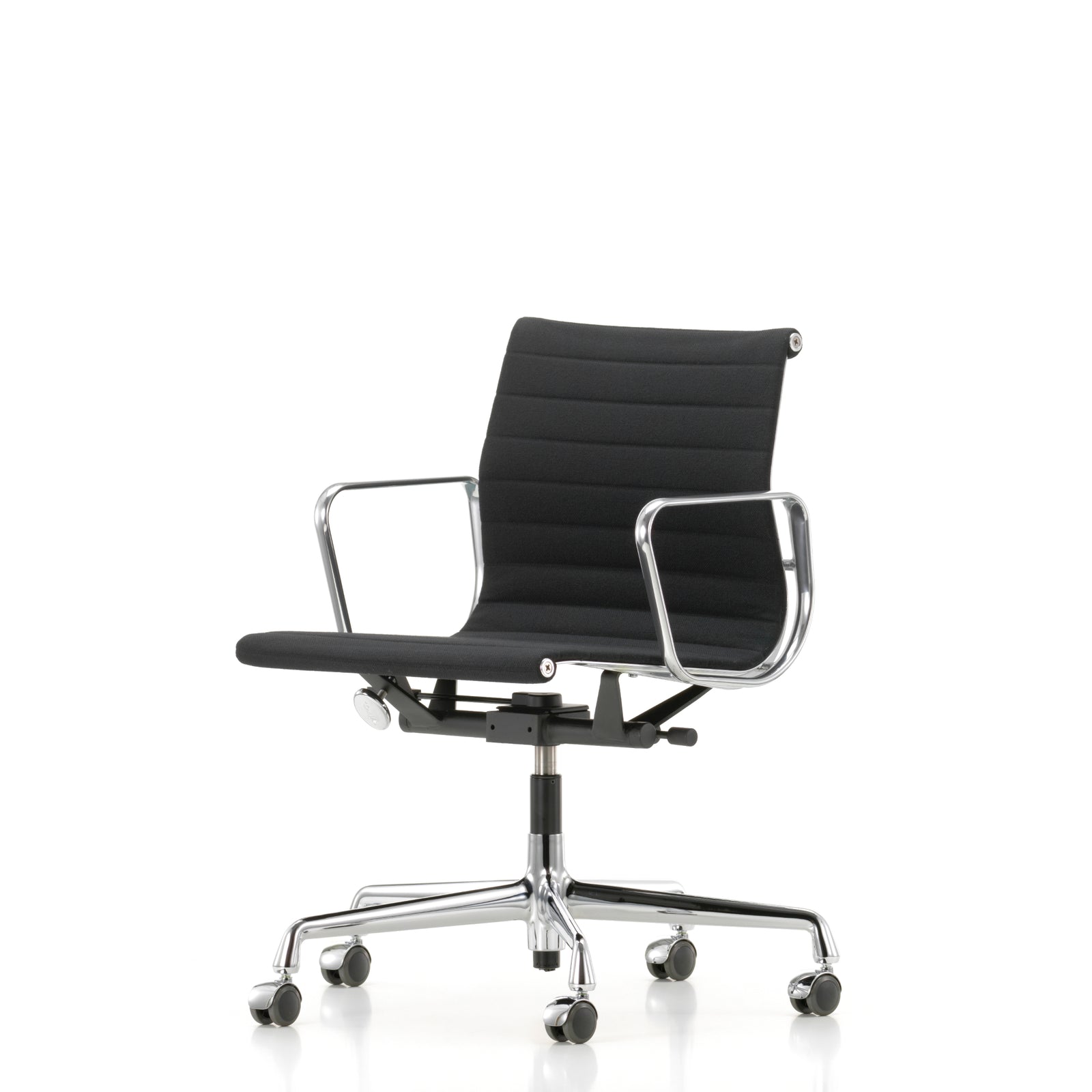 Eames Aluminium EA 118
